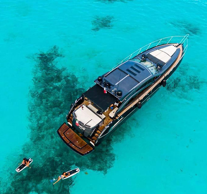 Luxury Cancun Yacht Charter, private yacht charter, luxury yacht charter,Boats Yacht Charter from Cancun, Puerto Morelos, Playa del Carmen, Tulum, Playa Mujeres - Mexico